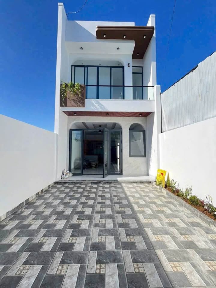 Nhà mới hẻm Y Wang, Phường Ea Tam 100m² giá chỉ 3.399 tỷ - Sẵn sàng vào ở!