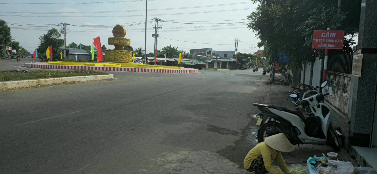 Nhà mặt tiền kinh doanh tại Chợ Lách 146.7m² giá 2.8 tỷ - Chính chủ bán gấp!