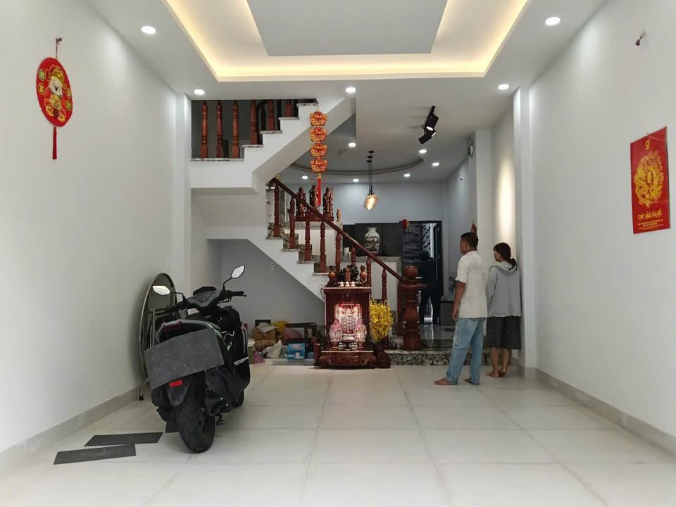 Nhà FrontHouse đường Nguyễn Văn Hưởng, Bình Tân 68m² giá 9.9 tỷ - Sẵn sàng vào ở!