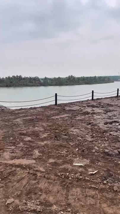 Shophouse 100m² 4 Tầng Vinhomes Vũ Yên giá 12 tỷ - Sân vườn thoáng mát bên sông!