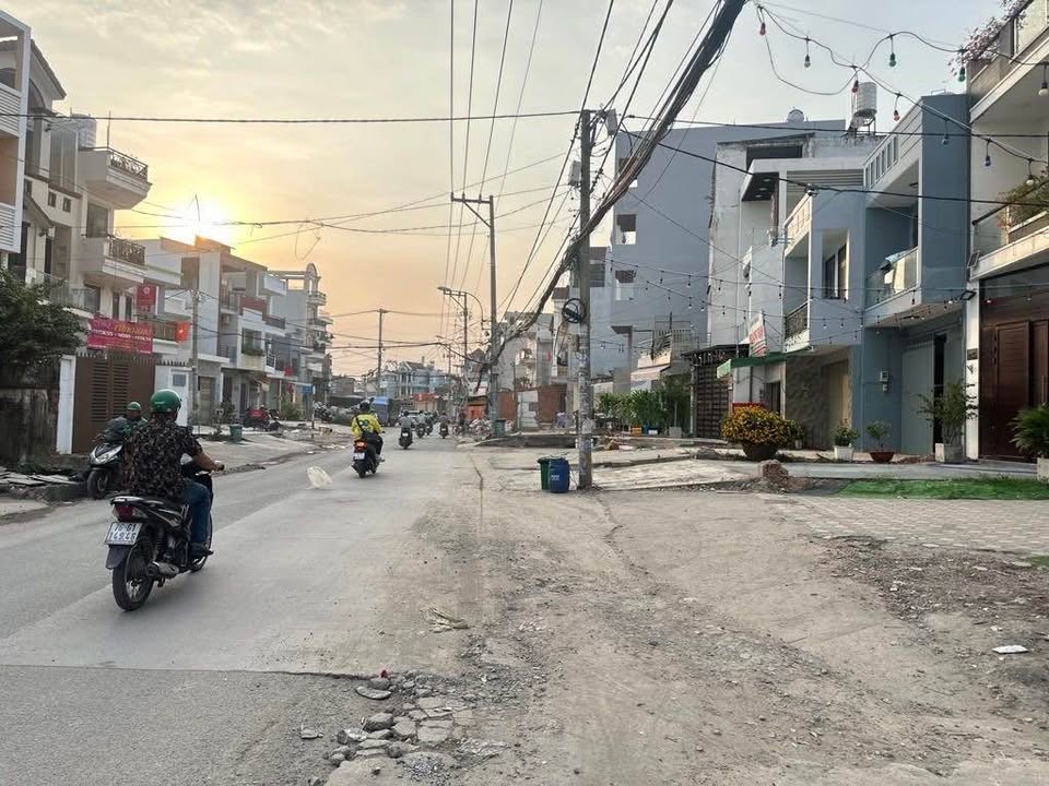 Nhà 3 tầng hẻm xe hơi Tân Thới Hiệp 64m² chỉ 6.5 tỷ - Sẵn sàng ở ngay!