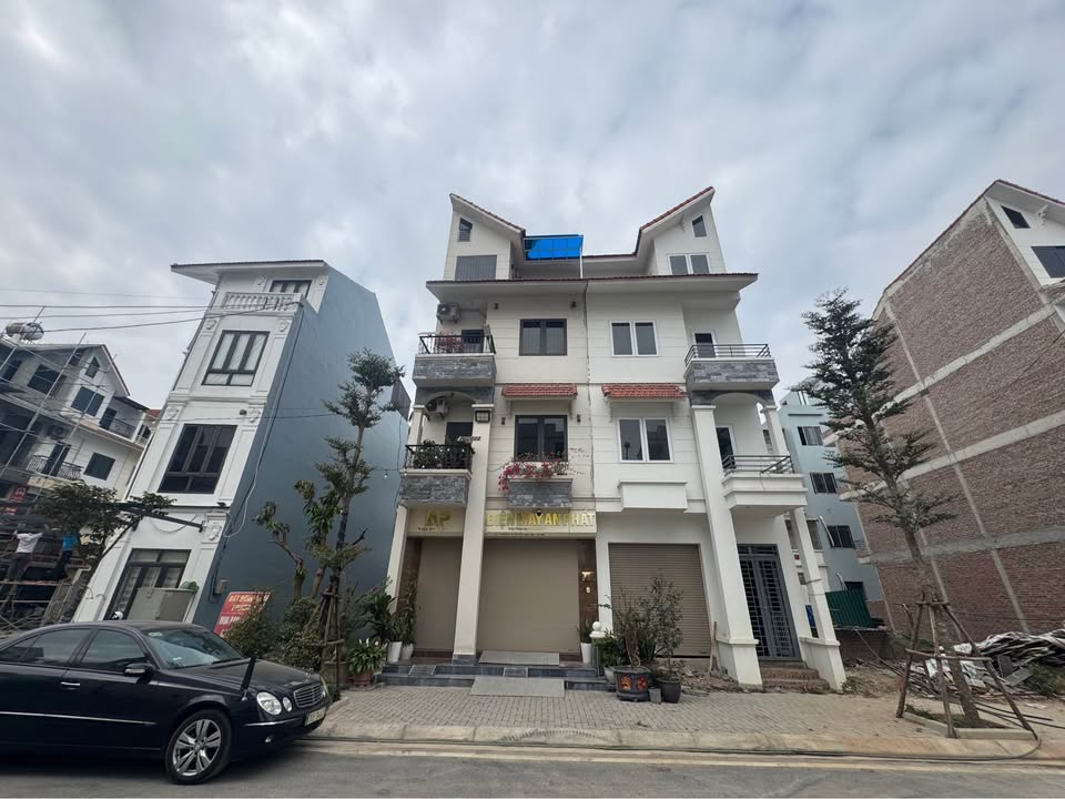 Townhouse Cienco5 Hoàng Quốc Việt kéo dài 75m² - Vị trí đắc địa gần trung tâm thương mại!