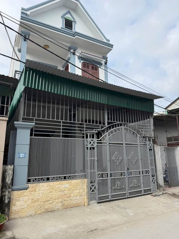 Nhà 2 tầng Hưng Bình, TP Vinh 92m² giá 6 tỷ - Vị trí đắc địa, tiện ích đầy đủ!