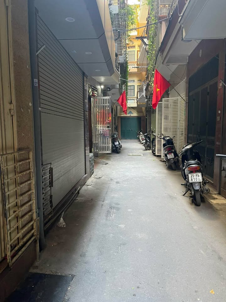 Căn nhà 5 tầng ngõ 163 Hoàng Văn Thái 40m² giá 12 tỷ - Sẵn sàng vào ở ngay!