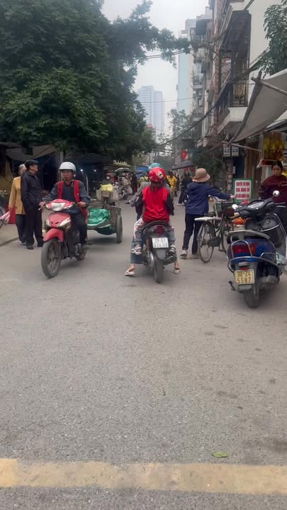 Nhà mặt tiền Hồ Tùng Mậu 37m² giá 9 tỷ - Kinh doanh tốt, ô tô vào nhà!