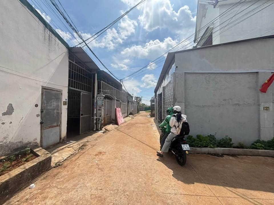 Nhà trọ 8 phòng Nguyễn Duy Trinh Tân Thành 201m² giá 4.2 tỷ - Đầu tư sinh lời ngay!