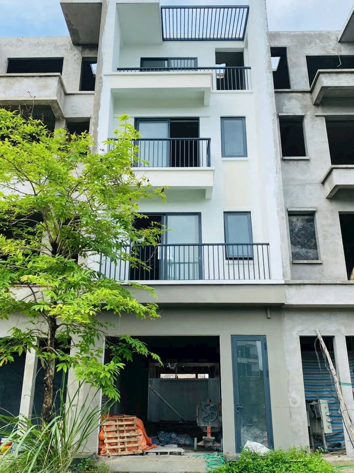 Căn hộ FLC Hà Khánh 75m² giá 2.5 tỷ - Đón sóng lớn từ đường bao biển!