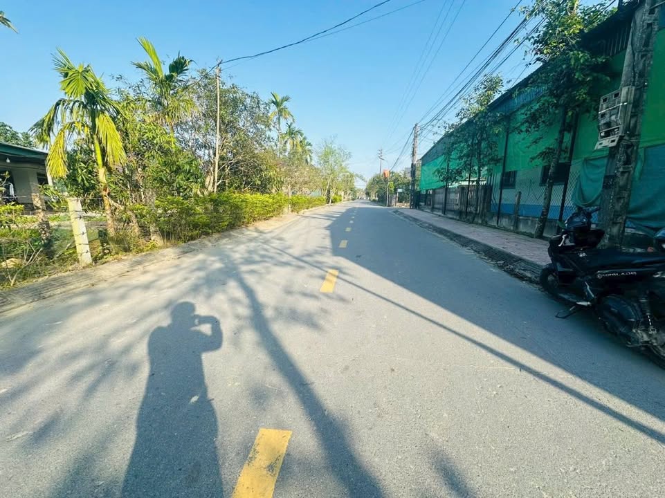 Đất nền Thạch Long, Hà Tĩnh 121,1m² giá 1,2 tỷ - Mặt tiền đường lớn, tiện ích đầy đủ!