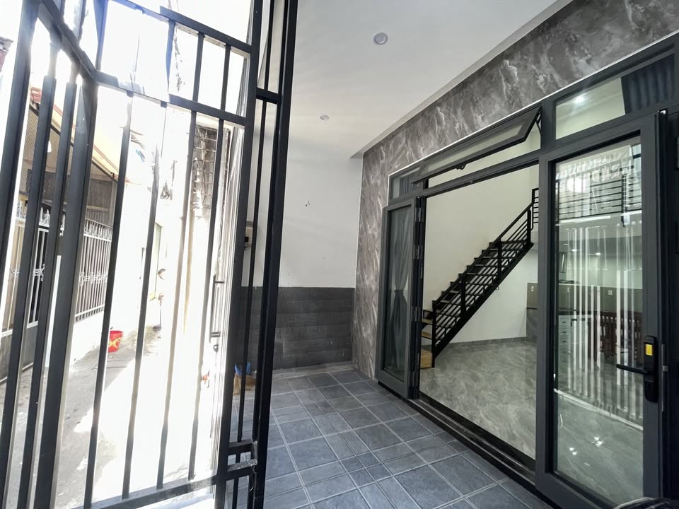 Nhà 2 tầng trên đường Trần Cao Vân, Đà Nẵng 71m² giá 4.5 tỷ - Nở hậu cực đẹp!