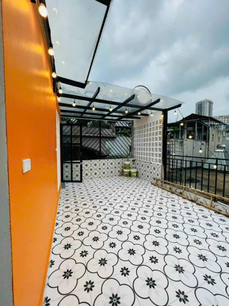 Nhà phố Dịch Vọng Hậu 37m² giá 9.1 tỷ - Vị trí siêu VIP, gần trung tâm!