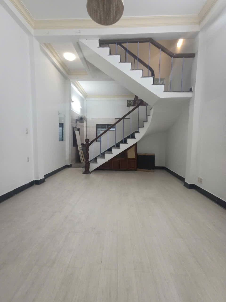 Nhà cho thuê 3 tầng tại Trần Quốc Toản, Hải Châu - Giá chỉ 12 triệu!