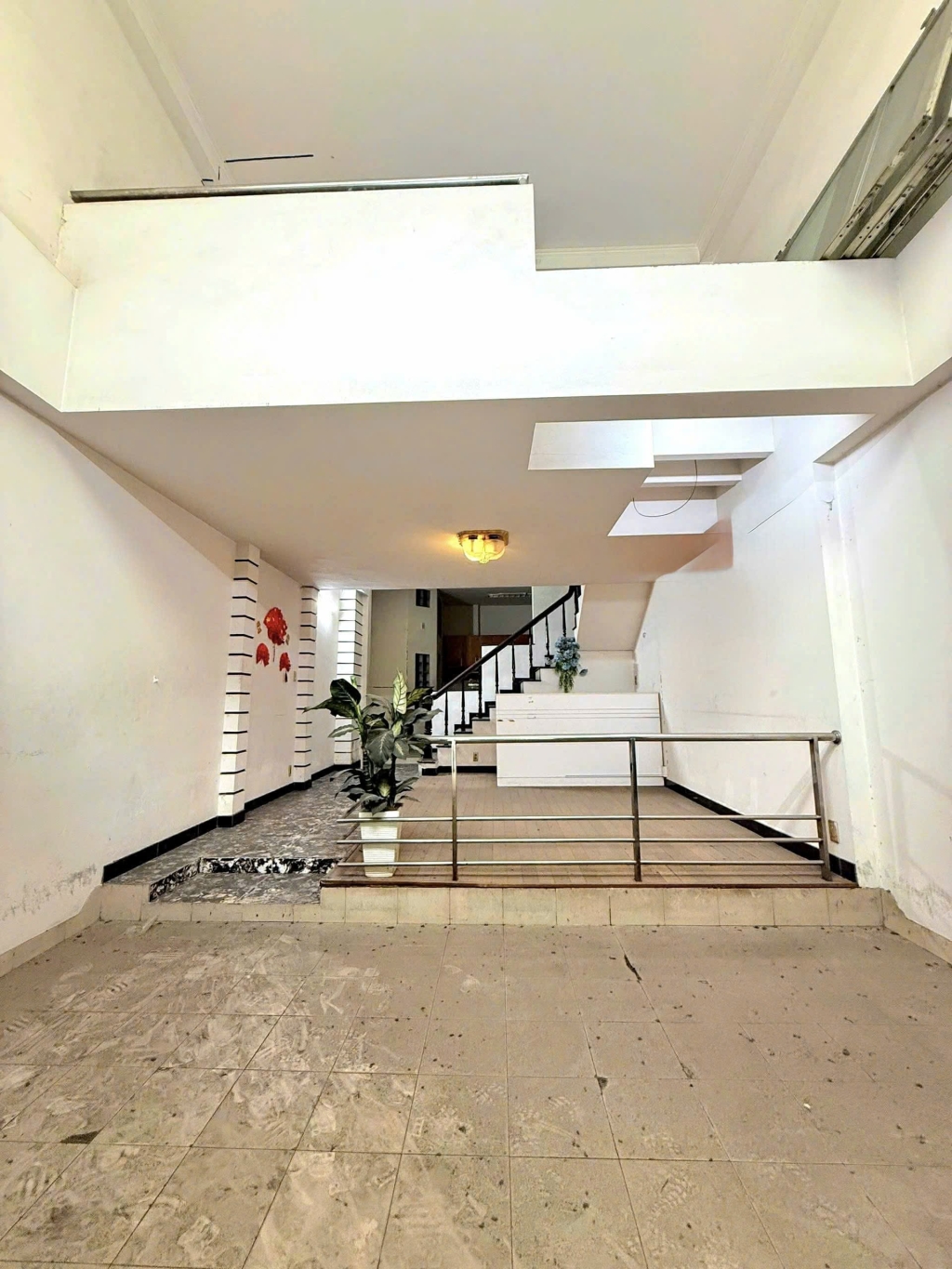 Nhà hẻm xe tải 6 tầng Quận 10 - 65m² nở hậu, kinh doanh đỉnh giá 18.5 tỷ!