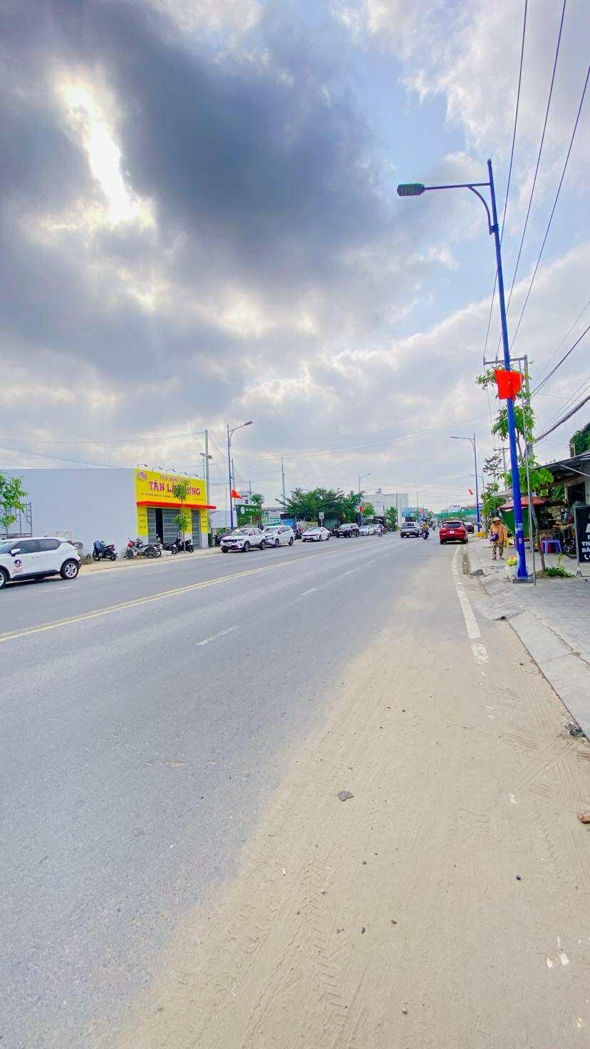 Nhà cho thuê mặt tiền Hoàng Quốc Việt, Ninh Kiều 100m² - Sân rộng, giá cực tốt!