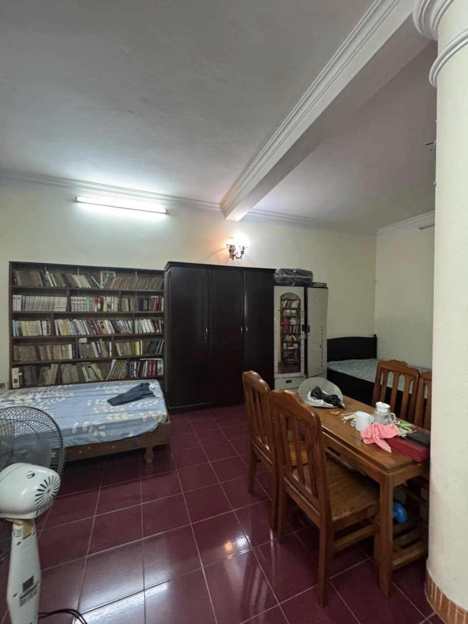 Nhà riêng Hoàng Văn Thái 50m² giá 8 tỷ - Lô góc ô tô đỗ cửa, kinh doanh tốt!