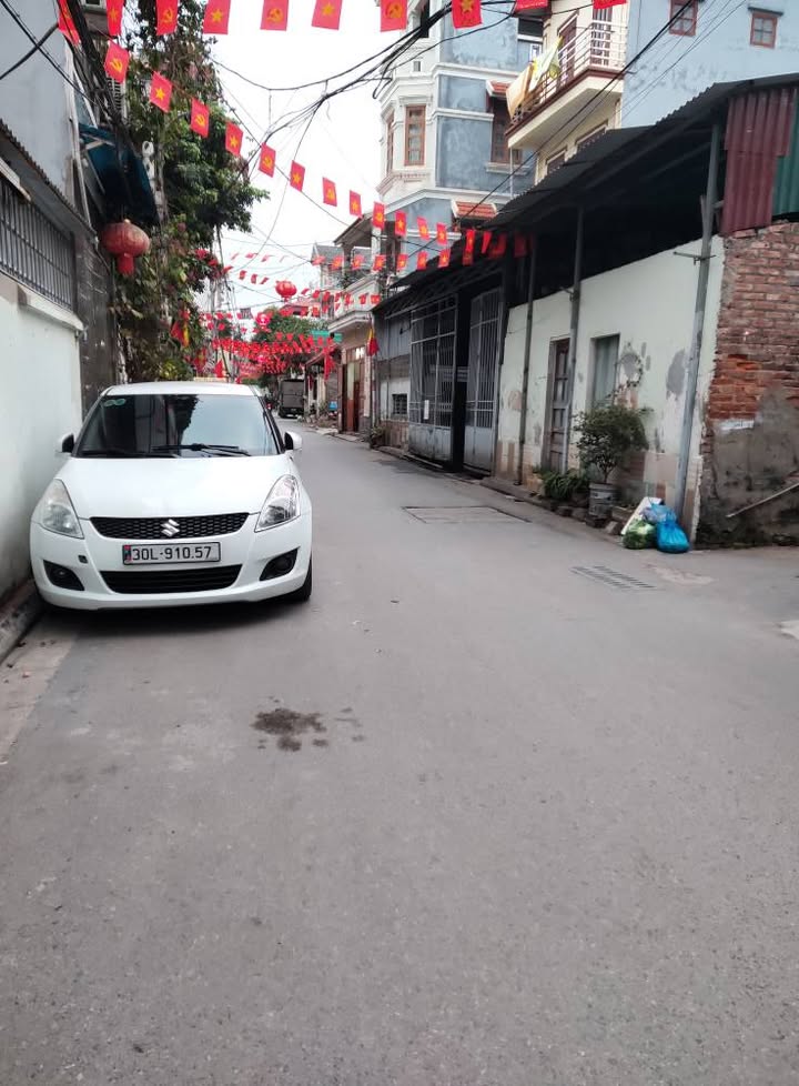 Bán đất tặng nhà Long Biên 134m² giá 24 tỷ - Mặt ngõ ô tô tránh, vị trí đẹp!