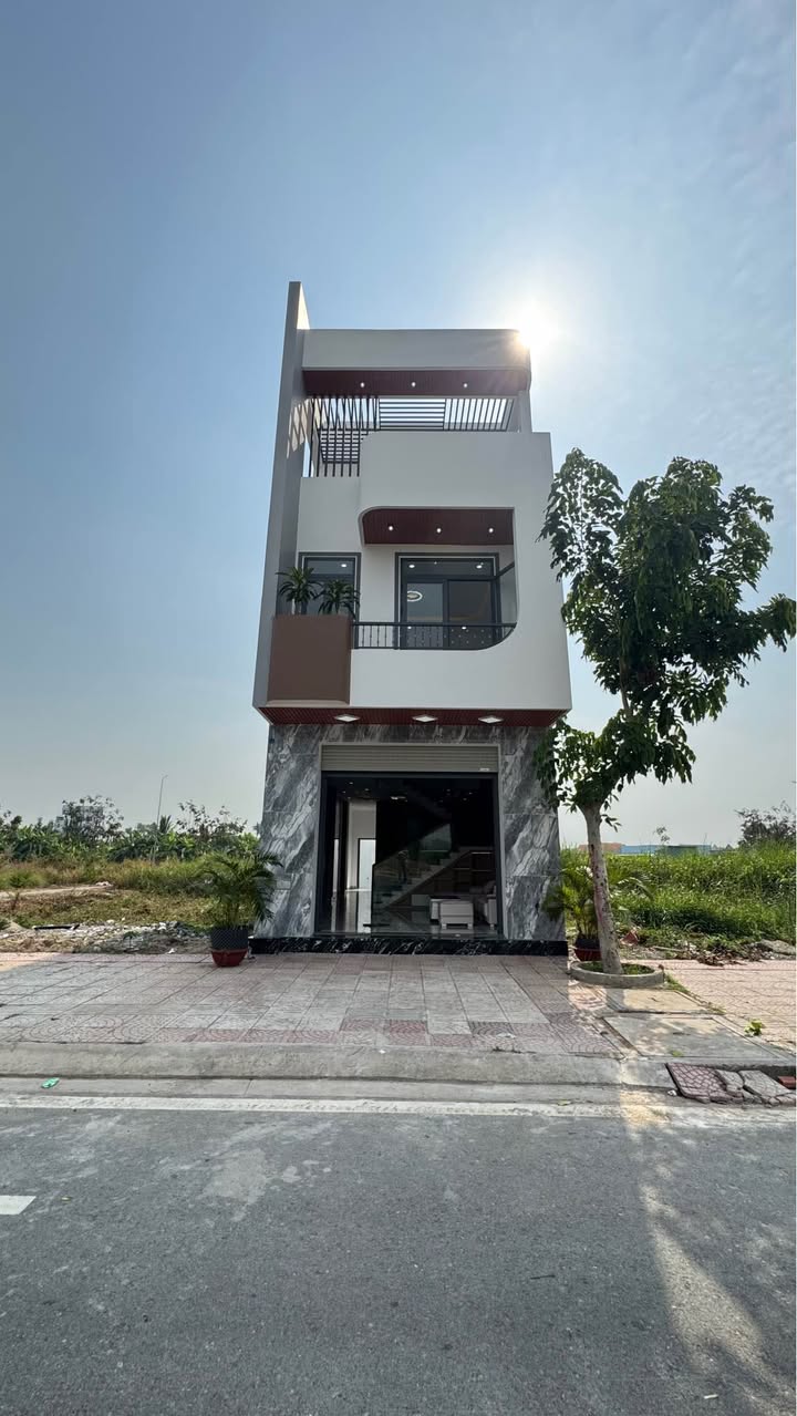 Nhà phố Hưng Long 100m² giá 5.25 tỷ - Chính chủ bán gấp!