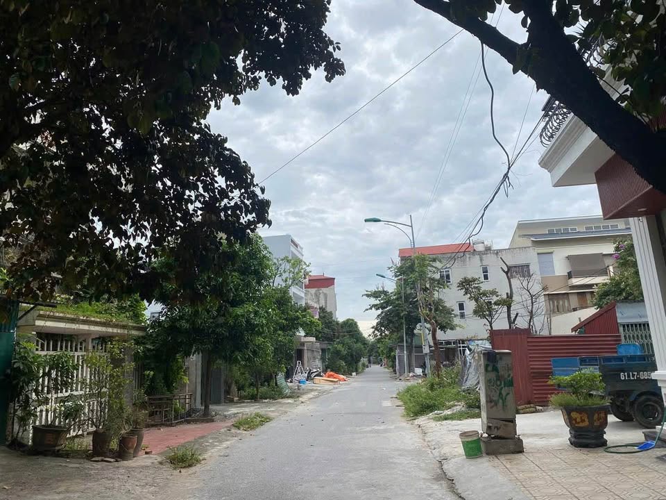 Nhà 2 tầng 1 tum tại Lê Hồng Phong, Hà Nam 65m² giá 3 tỷ - Thiết kế hiện đại, sẵn sàng ở ngay!