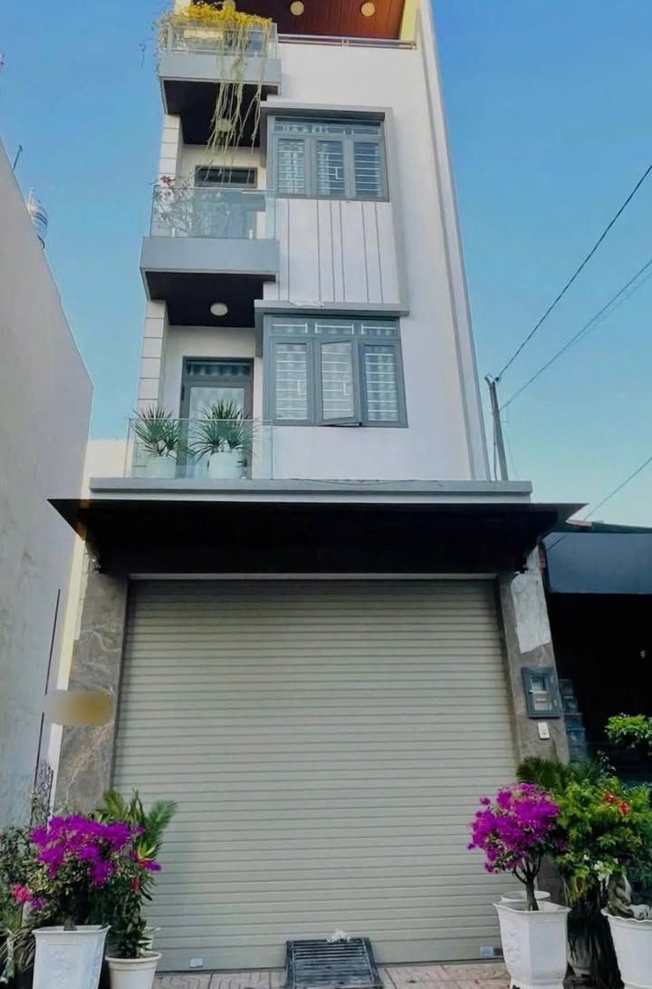 Nhà 3 tầng Lê Văn Việt 70m² giá 6 tỷ - Đẹp lung linh, vào ở ngay!