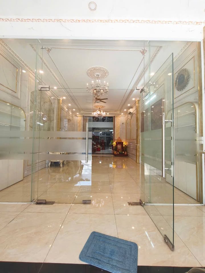 Nhà mặt tiền Phan Văn Hớn, Quận 12, 150m² giá 16.5 tỷ - Kinh doanh sầm uất!