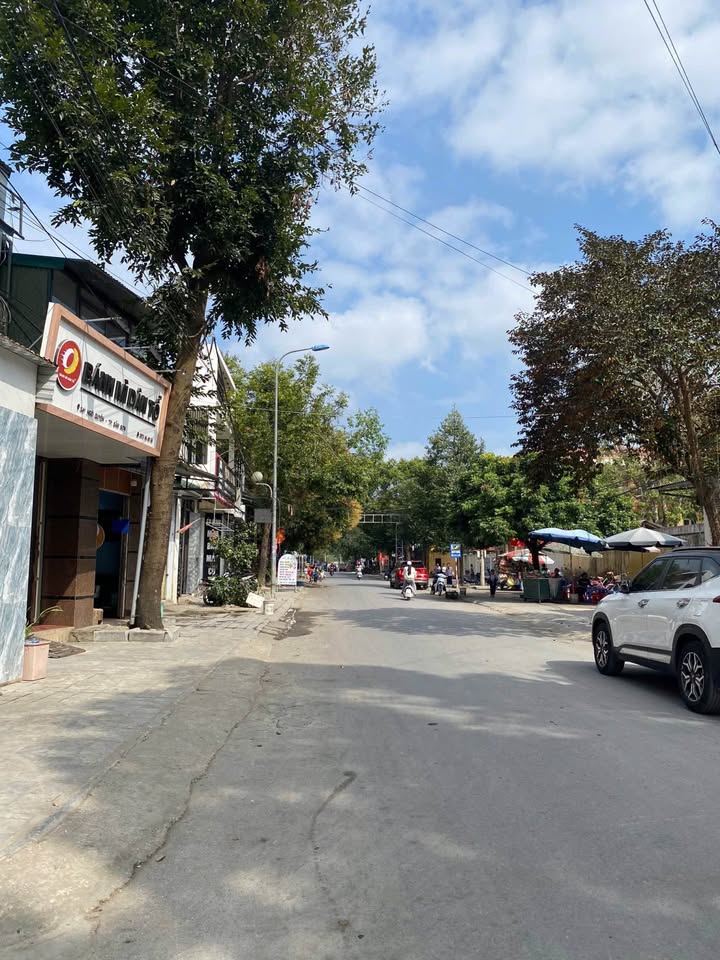 Đất mặt đường Ngô Quyền Sầm Sơn 113,4m² - Bán gấp, tặng nhà C4!