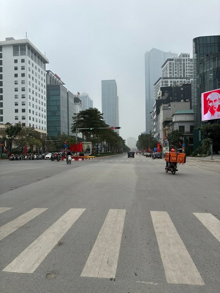 Nhà mặt phố Văn Cao, quận Ba Đình, 25m² giá 11 tỷ - Đầu tư sinh lời hấp dẫn!