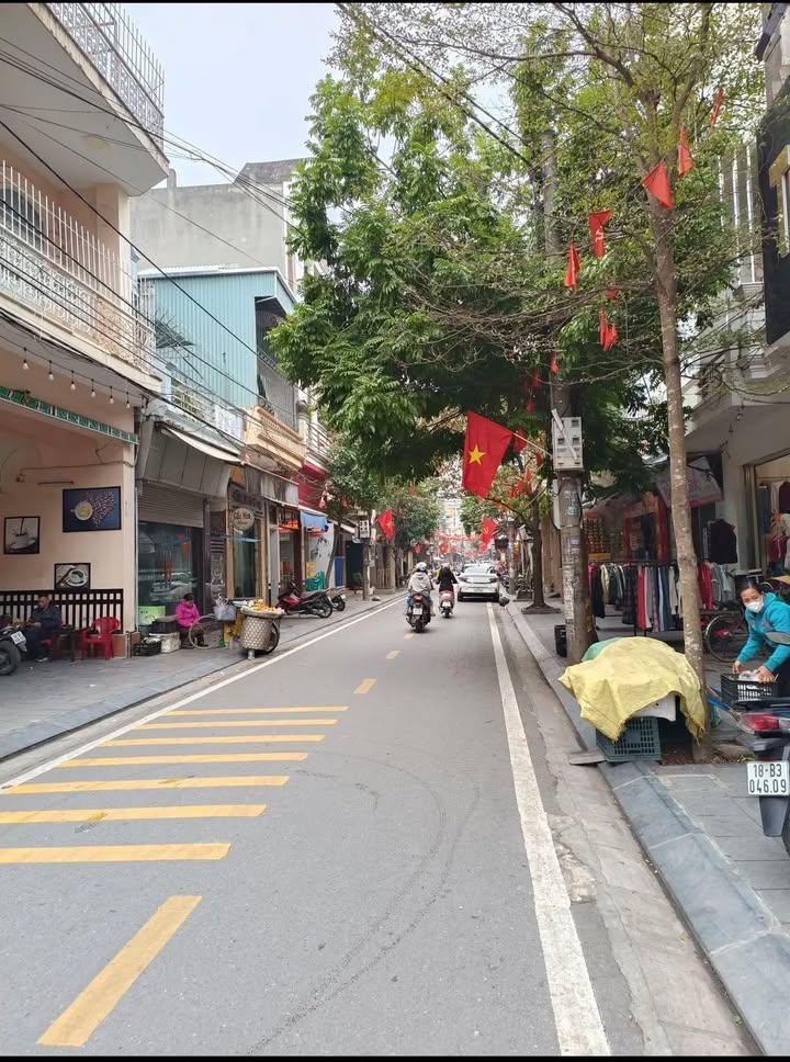 Nhà 5 tầng mặt đường Minh Khai 150m² giá 12 tỷ - Đầu tư sinh lời ngay!