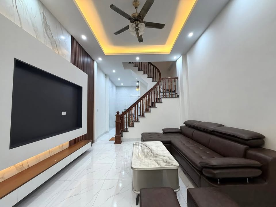 Nhà đẹp Văn Quán, Hà Đông 38m² giá 11.9 tỷ - Sẵn sàng vào ở ngay!