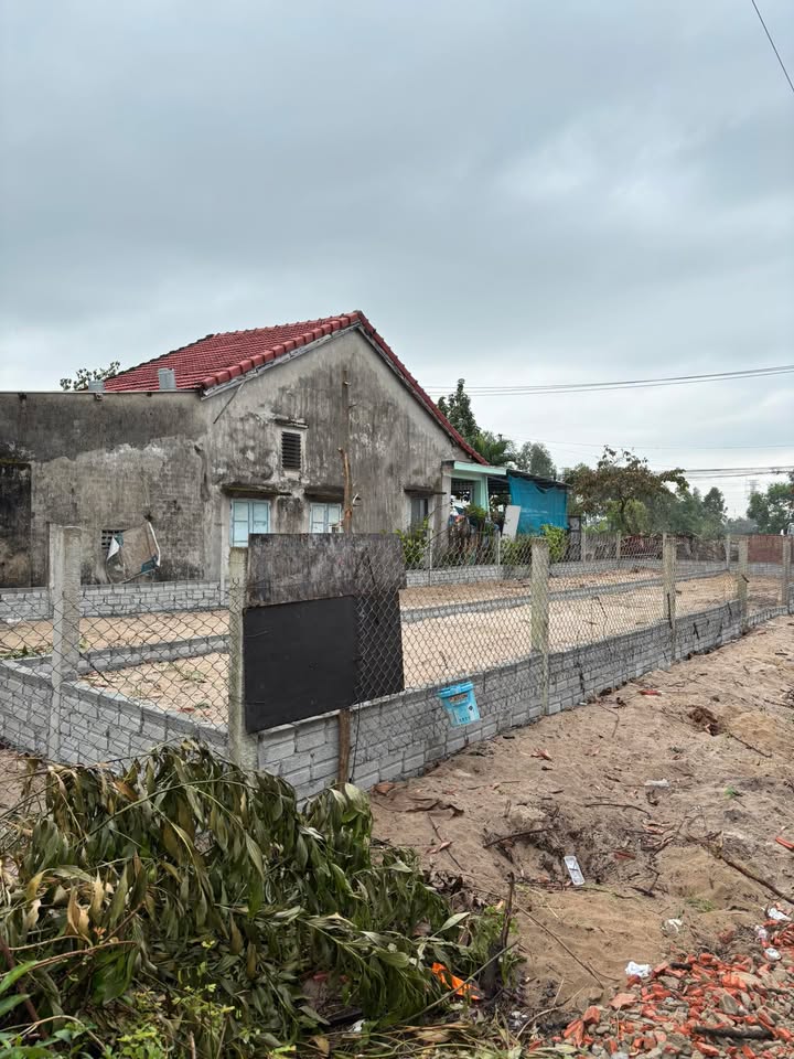 FrontHouse đường Văn Tiến Dũng Huyện Điện Bàn 100m² giá 2.1 tỷ - Vị trí mặt tiền hấp dẫn!