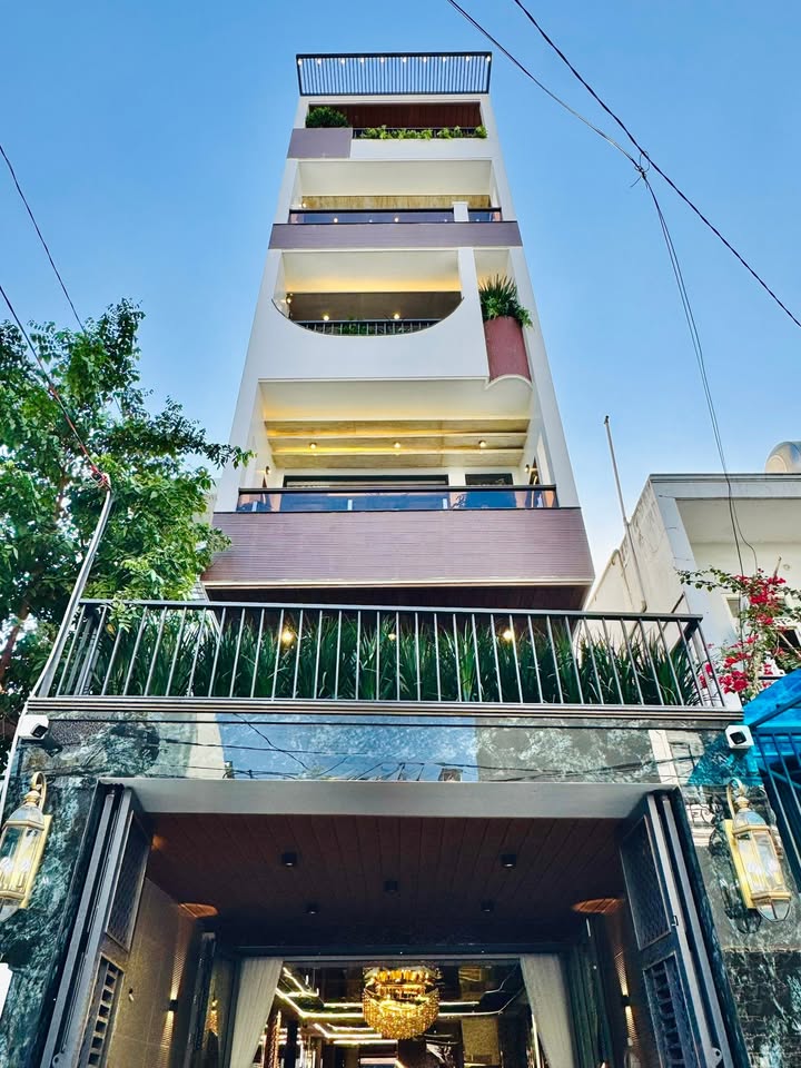 Townhouse Hẻm 1 Phạm Văn Chiêu, Quận Gò Vấp 120m² giá 18 tỷ - Nhà mới, thang máy, xe hơi ngủ trong nhà!