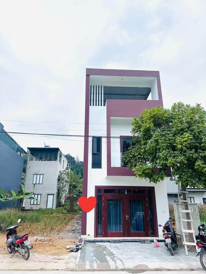 Nhà 2,5 tầng đường Đoàn Kết, Cam Đường, 100m² giá chỉ 2.8 tỷ - Sẵn sàng vào ở!