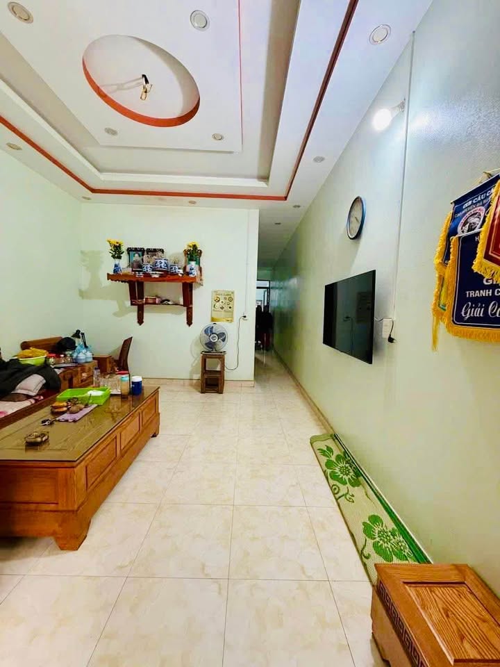 Nhà cấp 4 ngõ Đường Lê Hoàn, 80m² giá 1.35 tỷ - Sẵn sàng vào ở!