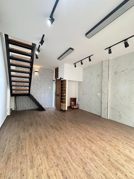 Nhà mới tại Quận 11, 24m² giá 6 tỷ - Kinh doanh sầm uất!