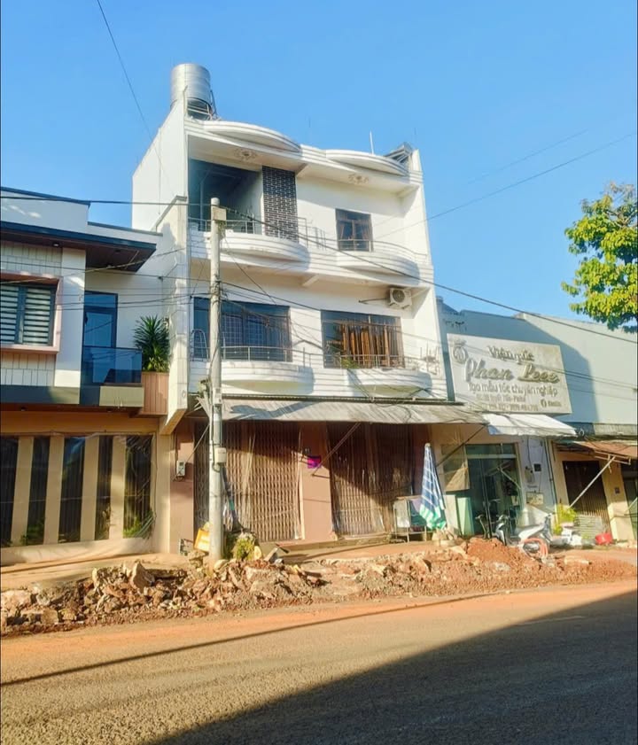 Nhà mặt tiền Quyết Tiến, Pleiku 33m² giá 6 tỷ - Kinh doanh sầm uất!
