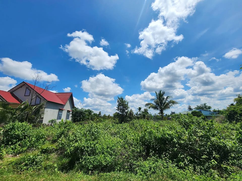 Đất nền KomLeo Hòa Thắng 300m² giá 1.65 tỷ - Đường nhựa ô tô né thoải mái!