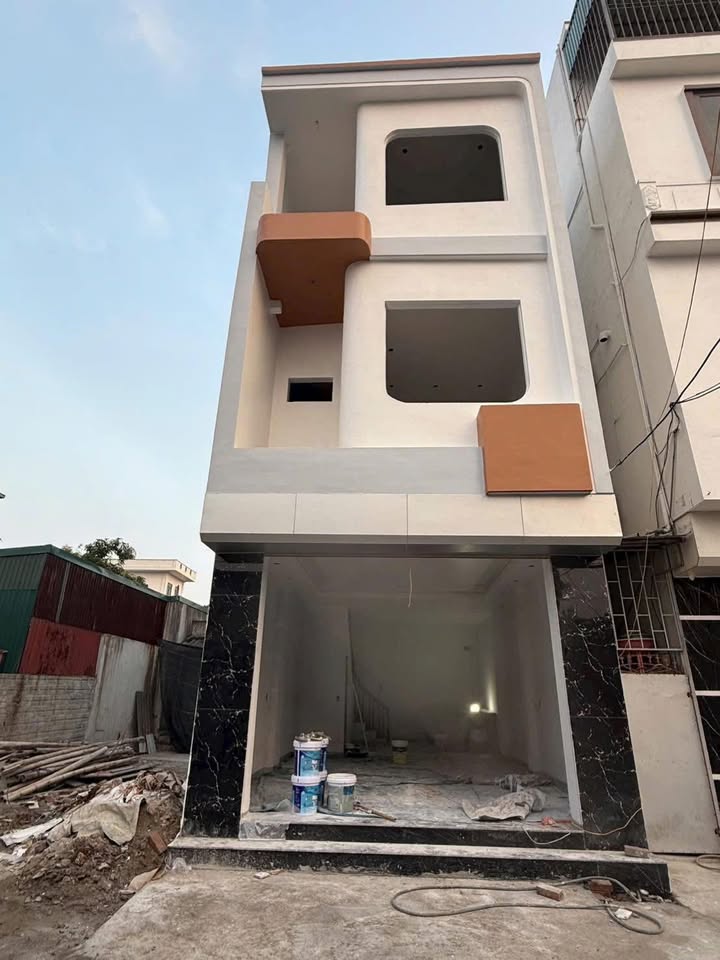 Nhà mặt đường Phú Xuân 42m² giá 2.9 tỷ - Kinh doanh sầm uất!