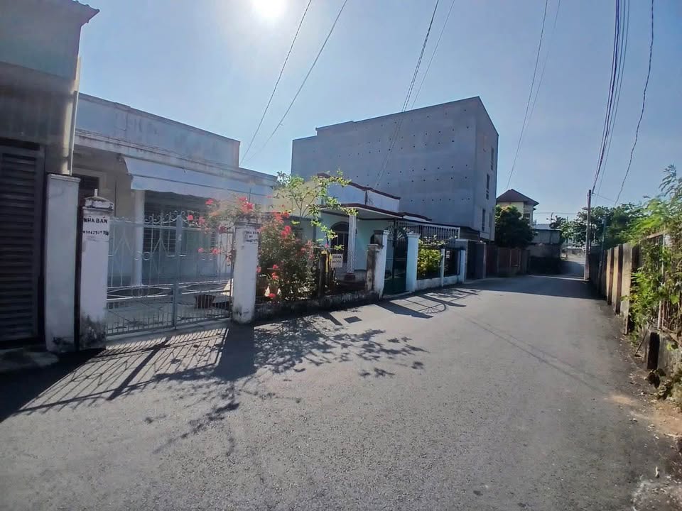 Nhà cấp 4 mặt tiền nhựa khu TĐC Kim Dinh 195m² giá 3 tỷ - Chính chủ bán gấp!