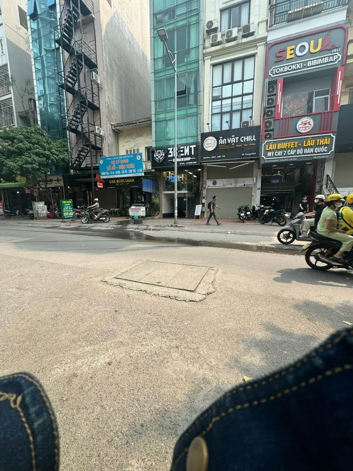 Mặt phố Trung Kính Cầu Giấy 148m² giá 72 tỷ - Cơ hội đầu tư hiếm có!