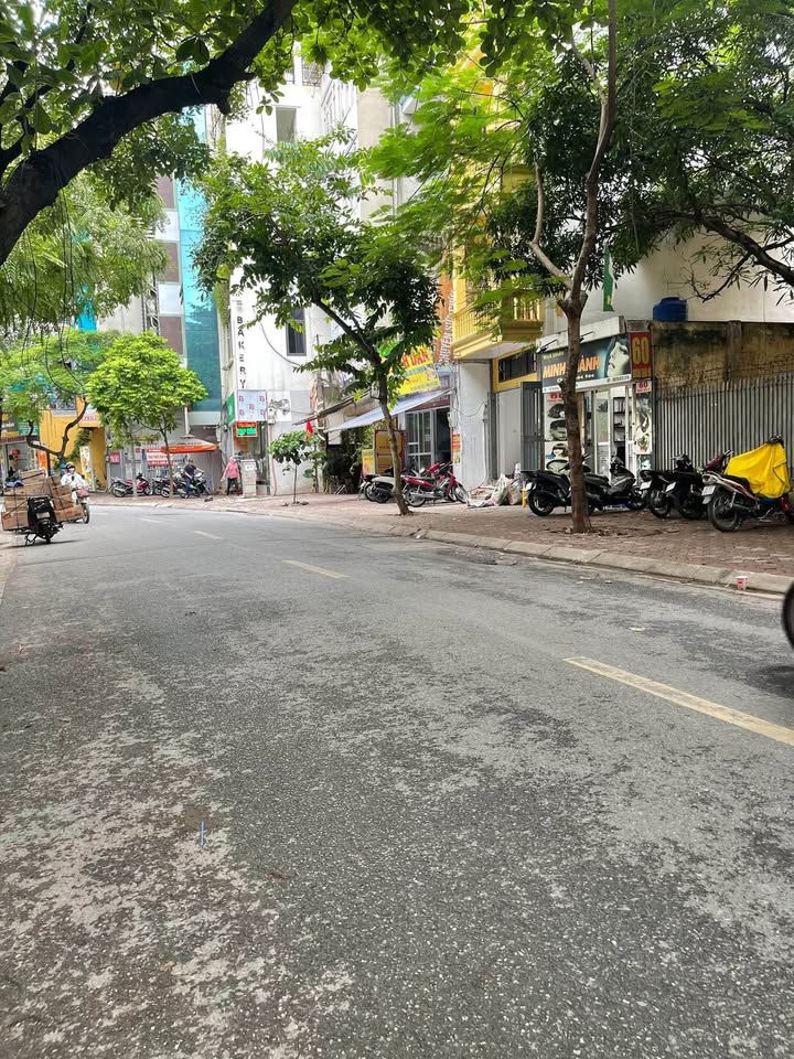 Building mặt phố Vương Thừa Vũ, quận Thanh Xuân, 181m² giá 72 tỷ - Cơ hội đầu tư hiếm có!