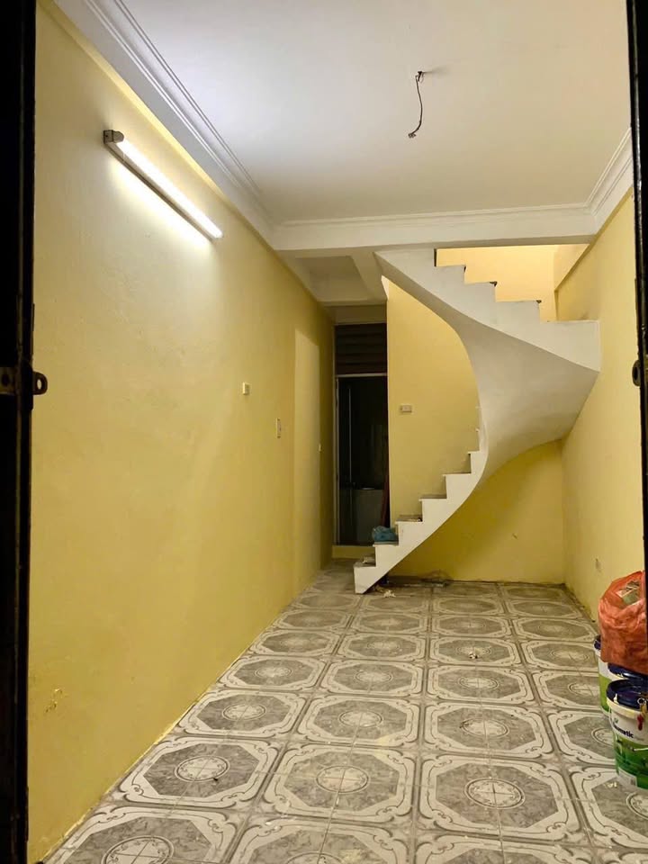 Nhà riêng tại Văn Quán, 29m² giá 6.7 tỷ - Vị trí đắc địa, xem nhà ngay!