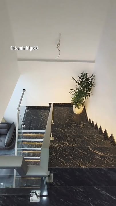 Nhà sân vườn mini tại hẻm 81 Trương Định, Rạch Giá giá 2.89 tỷ - Không gian mở thoáng đãng!