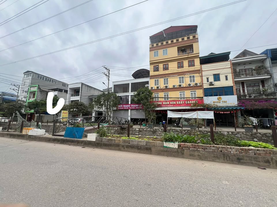 FrontHouse Đường Thiếu Sinh Quân, Thái Nguyên 100m² giá 5 tỷ - Địa điểm vàng cho kinh doanh!