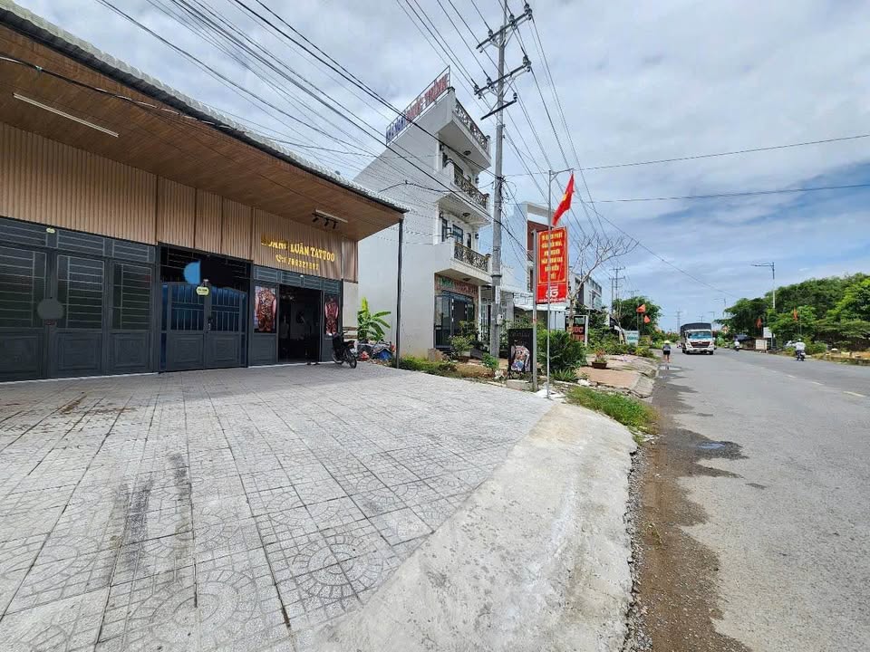 Dãy trọ 16 phòng mặt tiền Nguyễn Văn Cừ 323m² giá 10 tỷ - Đầu tư sinh lời ổn định!