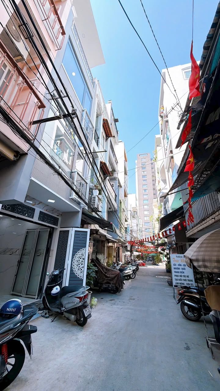 Nhà phố mới KDC HH Quận 4 21m² giá 6.7 tỷ - Thích hợp kinh doanh!