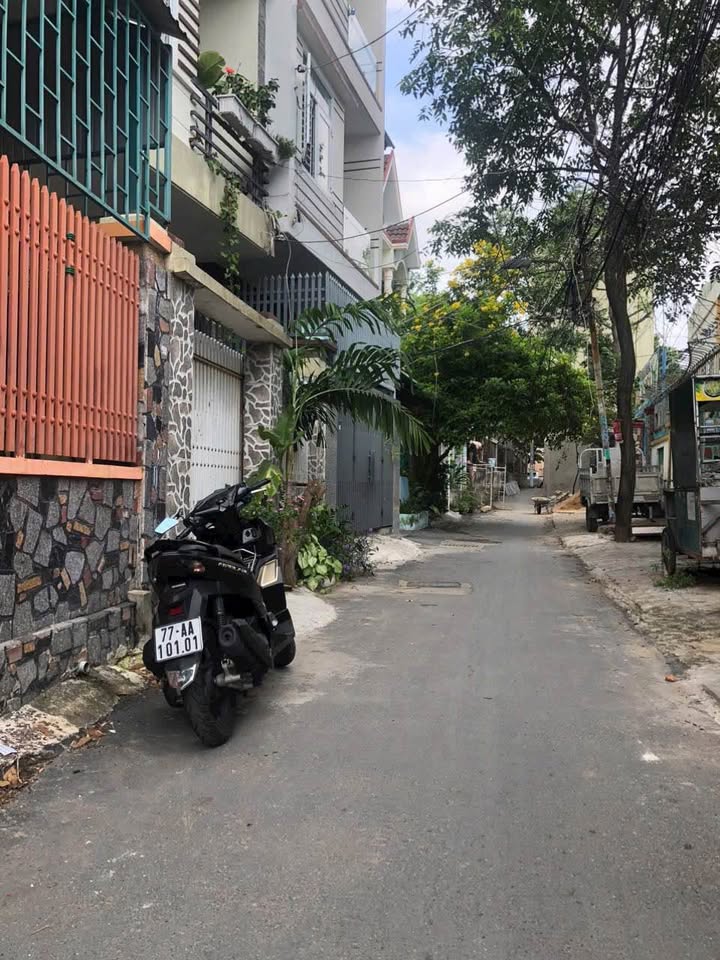 Đất nền hẻm cạn đường Lê Hồng Phong, Quy Nhơn 40m² - Sổ đỏ chính chủ, giá chỉ 1.8 tỷ!