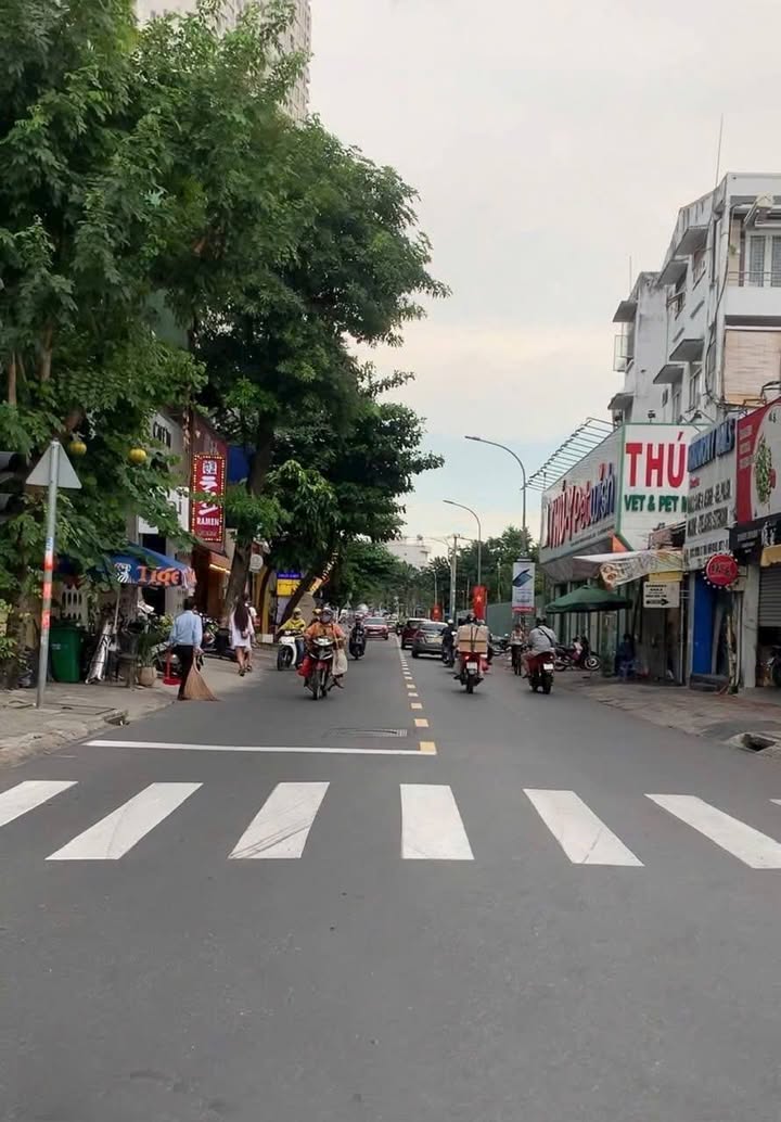 FrontHouse mặt tiền Quốc Hương Thảo Điền 78m² giá 39 tỷ - Đầu tư sinh lời ngay!