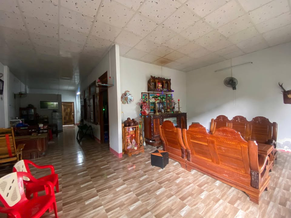 Nhà cấp 4 Nguyễn Tất Thành, 140m² giá 1.9 tỷ - Cơ hội sở hữu ngay!