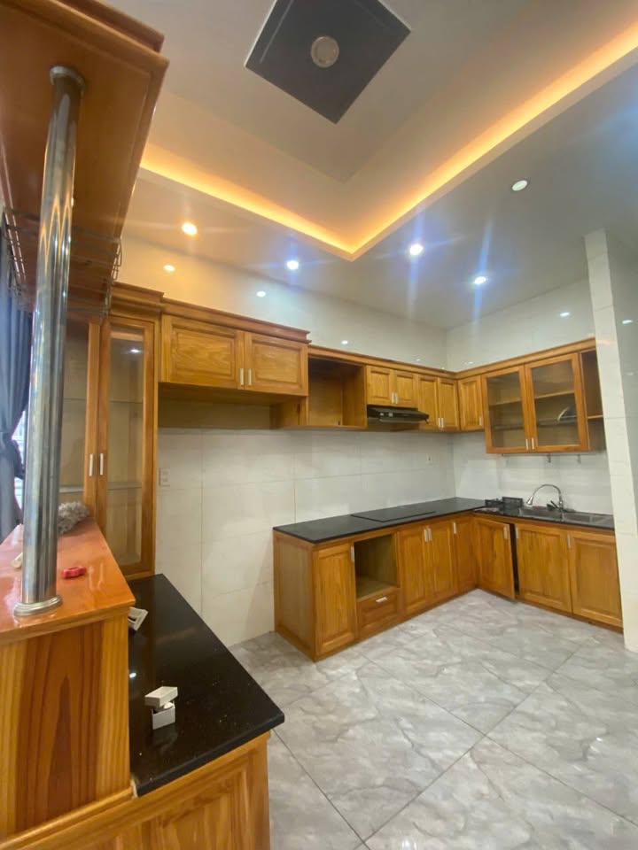 Nhà mặt tiền Đà Lạt 81m² giá 8 tỷ - Đầu tư sinh lời ngay!