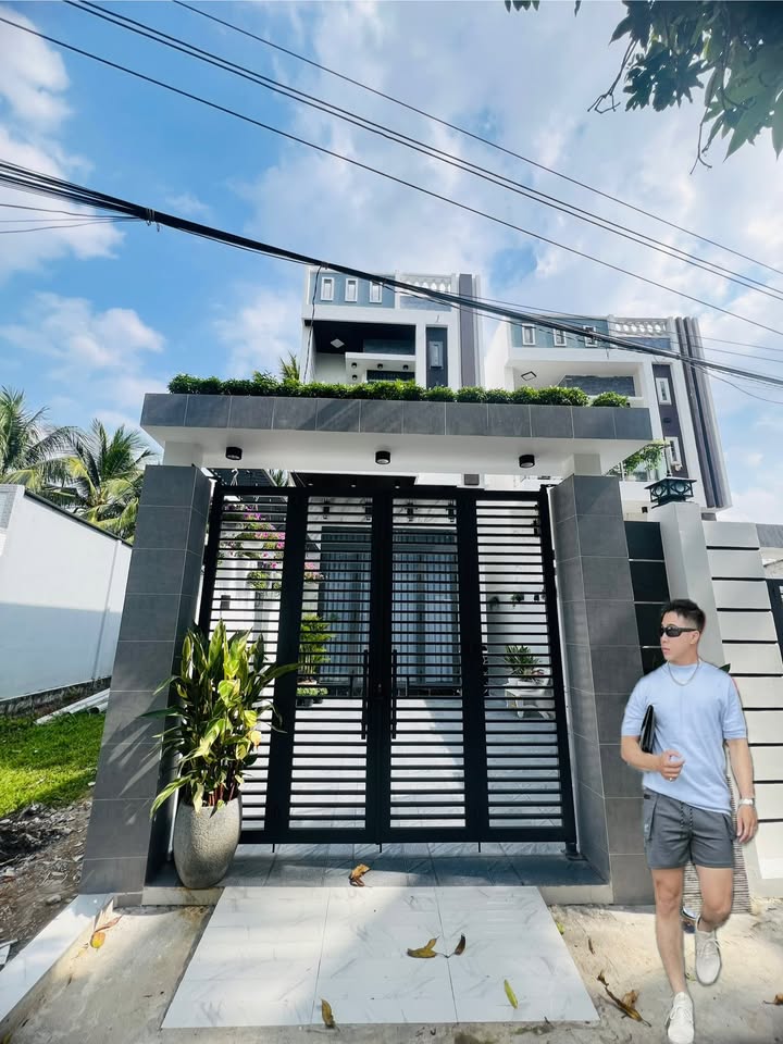 Nhà gần bệnh viện Số 10, Đại học Võ Trường Toản 90.6m² giá 2.39 tỷ - Hướng Tây Bắc, sẵn sàng ở ngay!