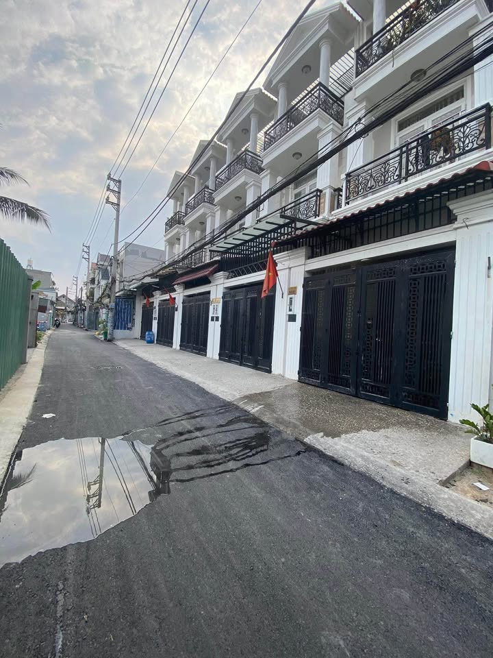 Nhà lầu 80m² Quốc lộ 13, Hiệp Bình Phước - Hàng hiếm chỉ 5.5 tỷ!