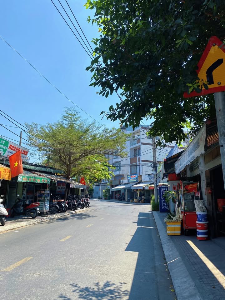 Nhà 3 tầng Thủ Đức 60m² giá 7 tỷ - Ô tô vào tận nhà